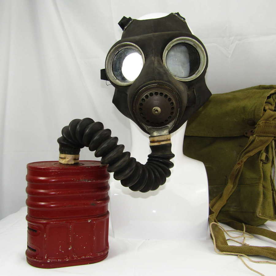 WW2 British gas mask and bag