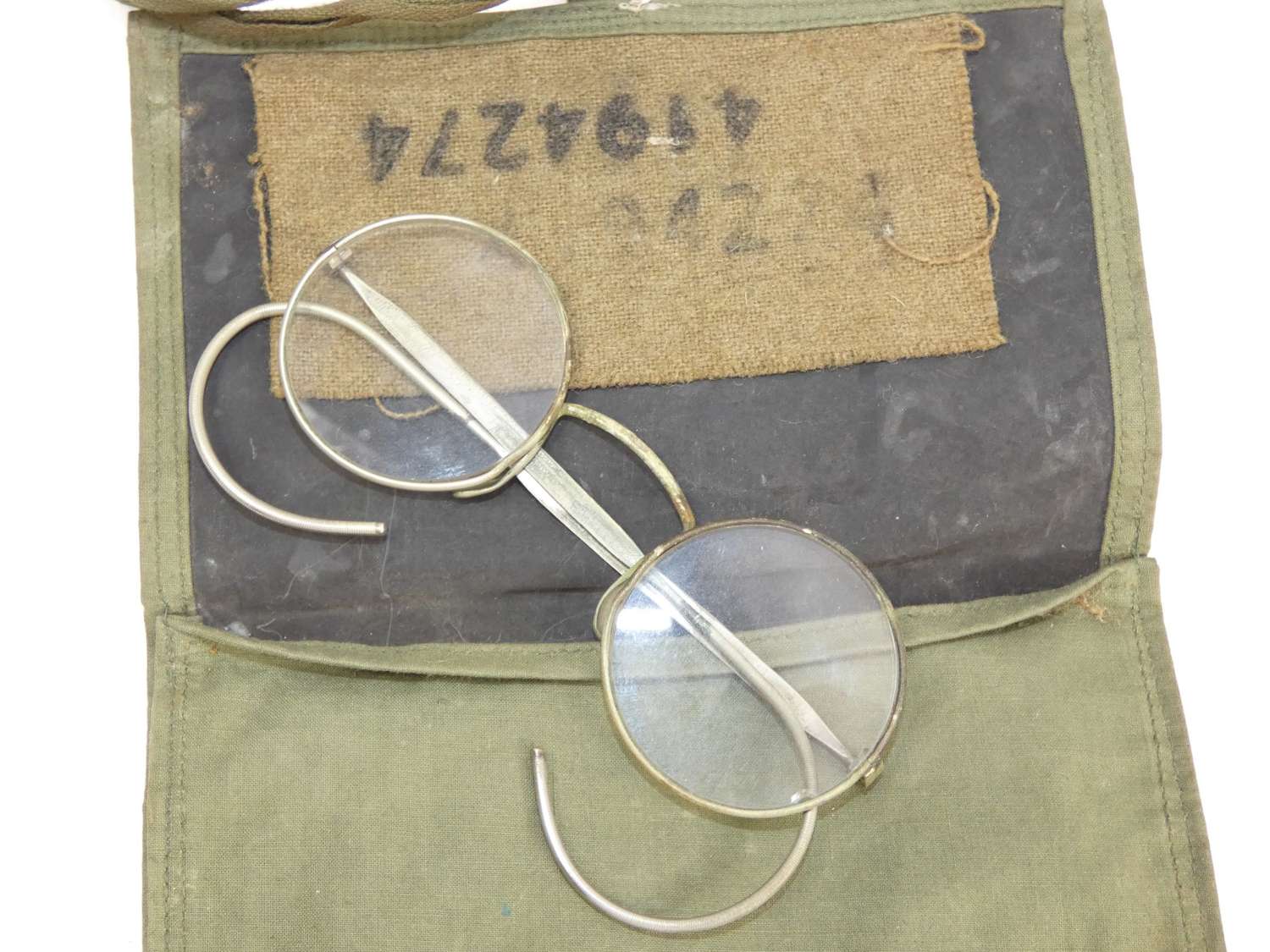 WW2 British Pouch With Spectacles