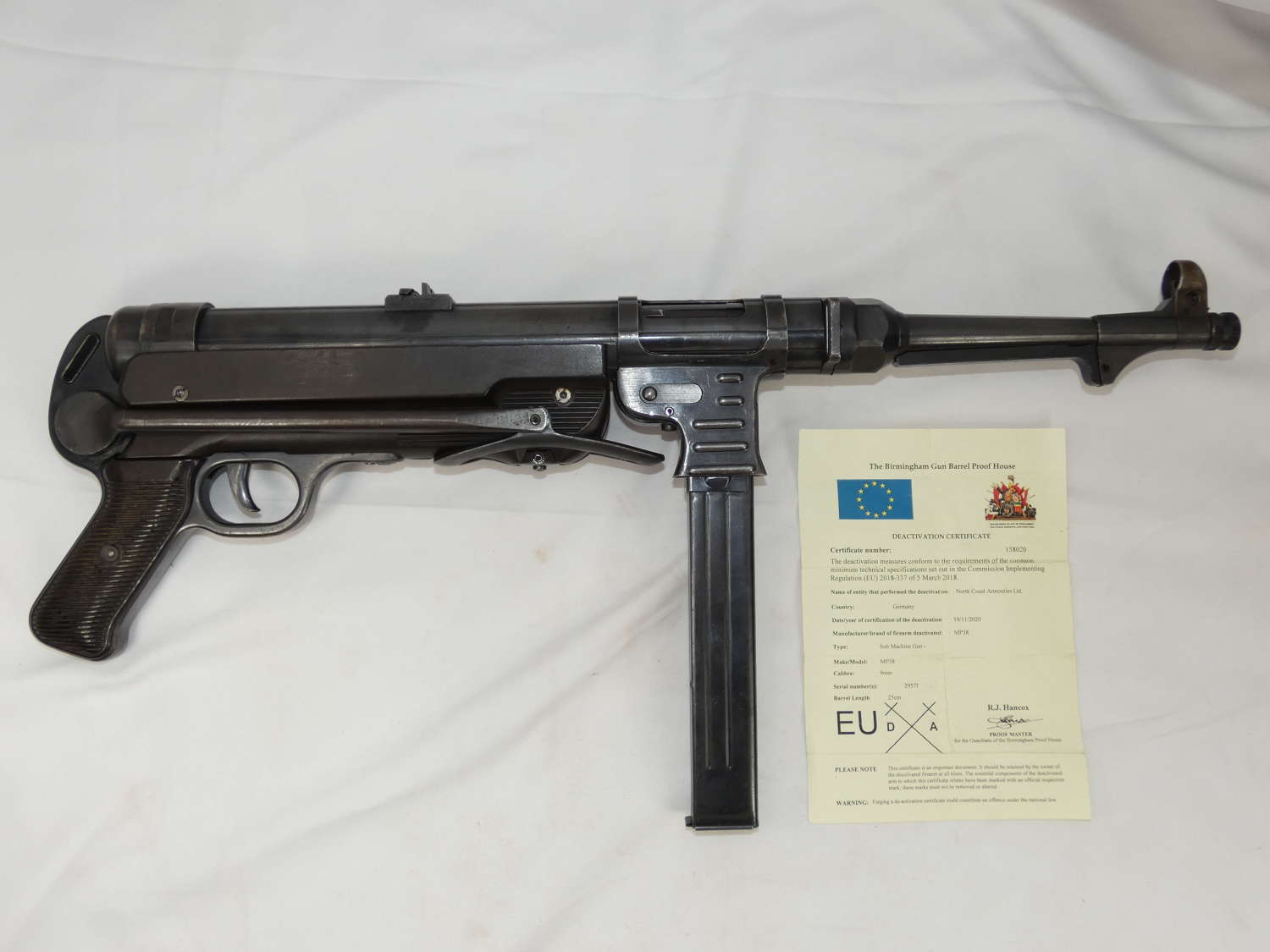 WW2 German Mp40 Submachine Gun
