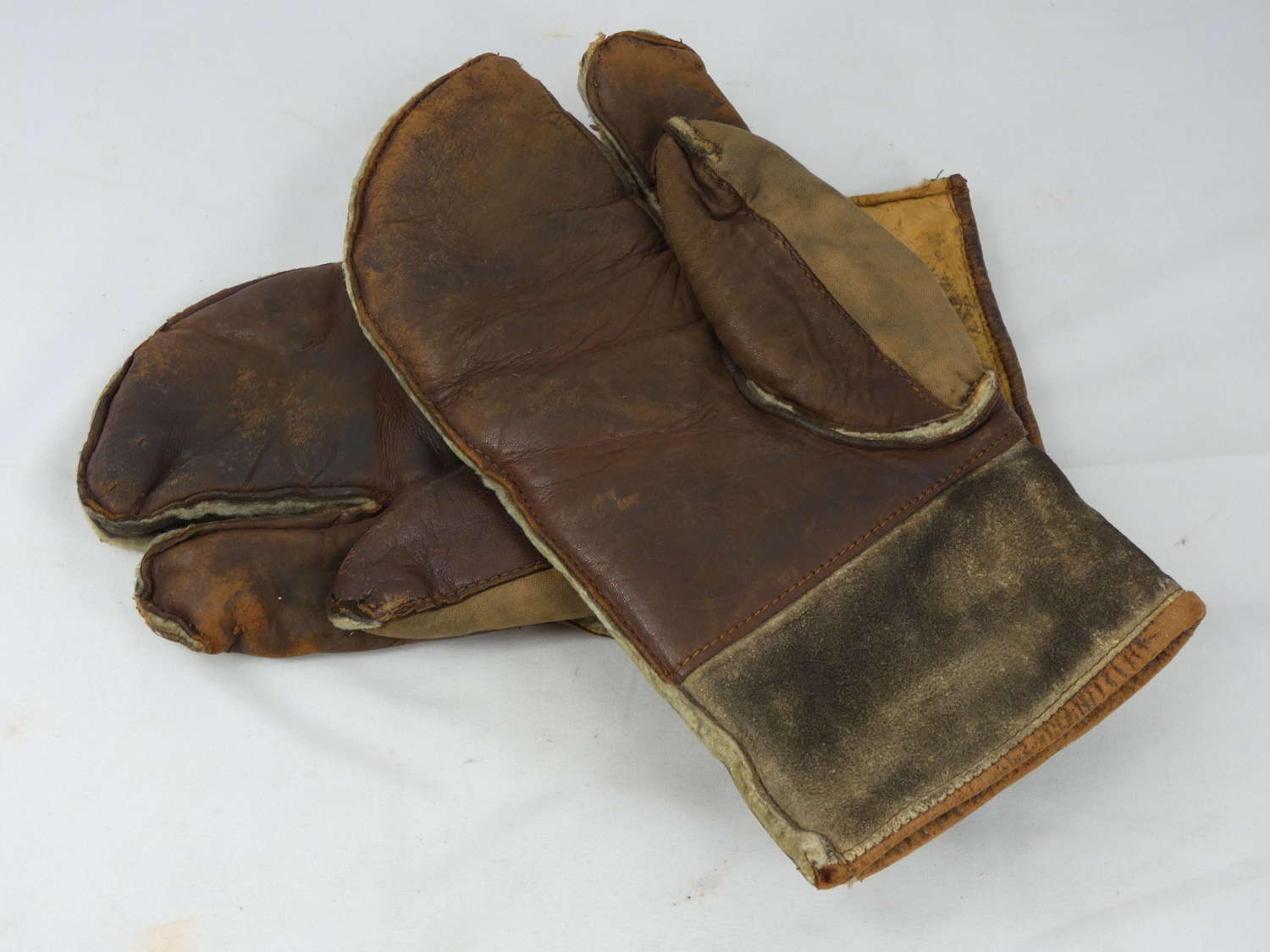 WW2 British Military Leather And Canvas Mittens With Trigger Finger