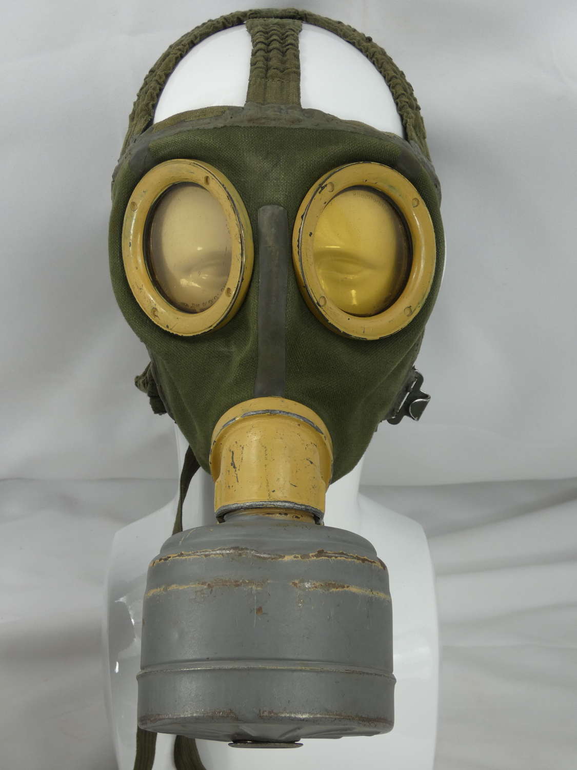 WW2 German Kriegsmarine Gas Mask And Canister