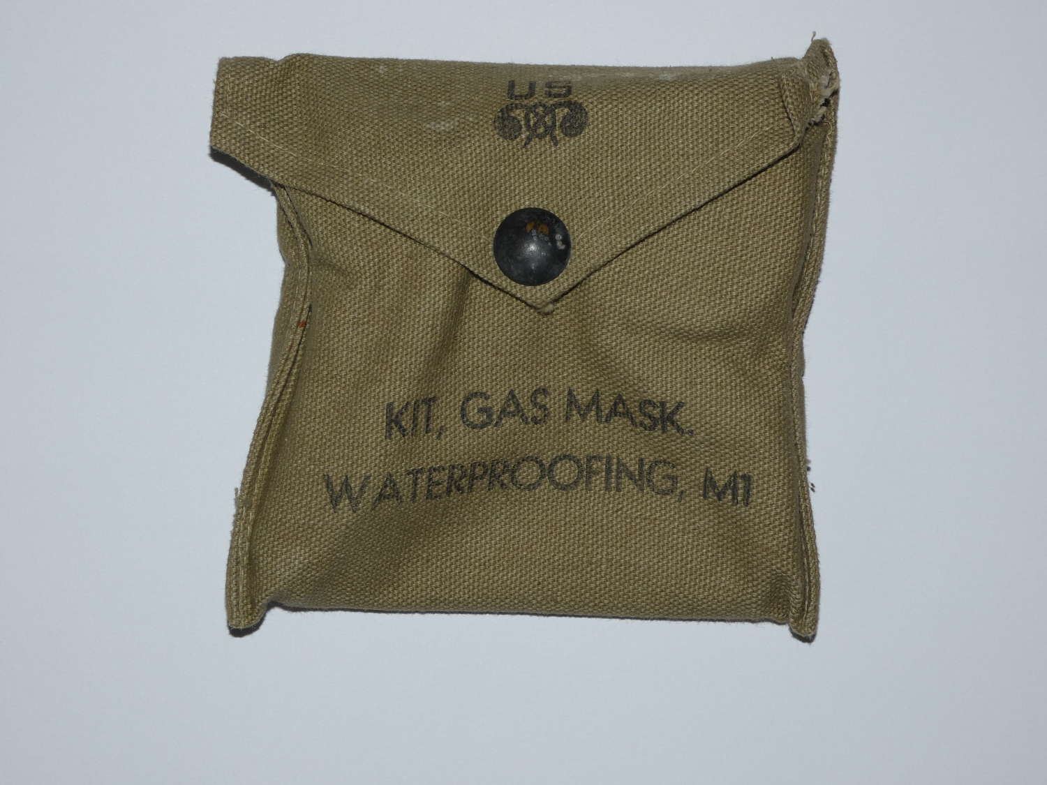 WW2 U.S. Army M1 Gas Mask Waterproof Kit