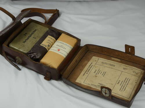 WW2 German Combat Medical Bag And Contents