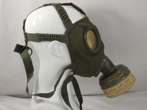 WW2 German Gas Mask And Canister