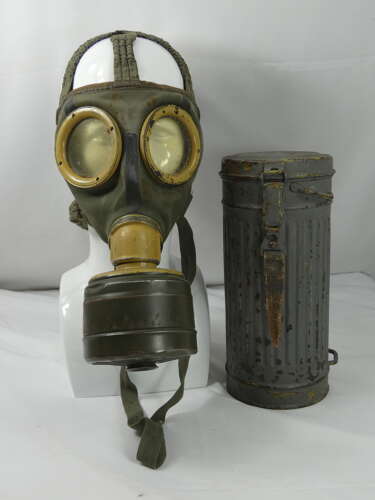 WW2 German Afrika Korps Gas Mask And Canister