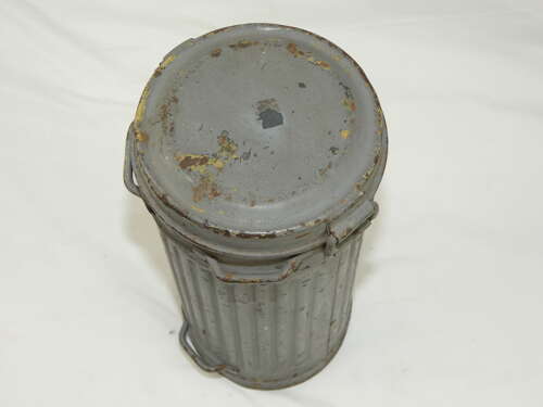 WW2 German Afrika Korps Gas Mask And Canister