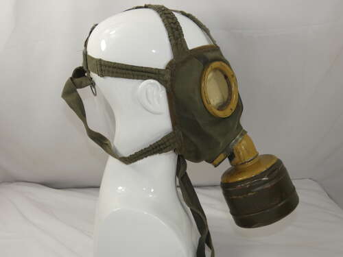 WW2 German Afrika Korps Gas Mask And Canister