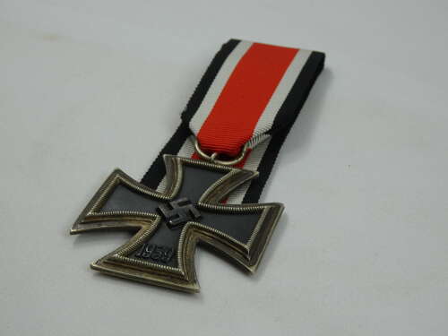 WW2 German Iron Cross 2nd Class ( Julius )