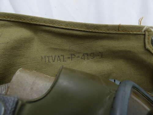 WW2 U.S. Gas Mask Set M2A2