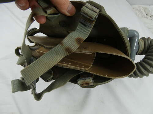 WW2 U.S. Gas Mask Set M2A2
