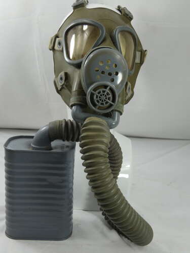 WW2 U.S. Gas Mask Set M2A2