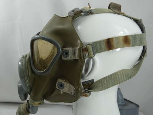 WW2 U.S. Gas Mask Set M2A2