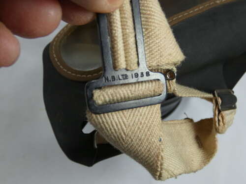 WW2 British Gas Mask And Tin