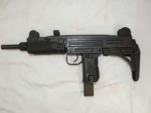 Uzi 9mm Submachine Gun ( Deactivated )