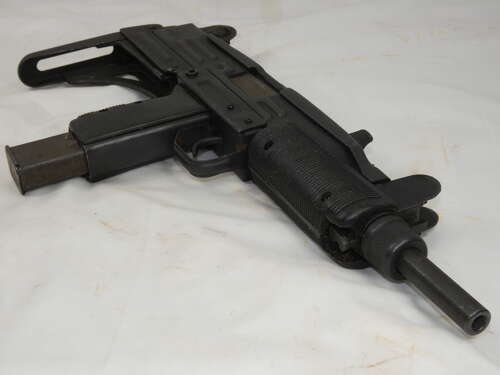 Uzi 9mm Submachine Gun ( Deactivated )