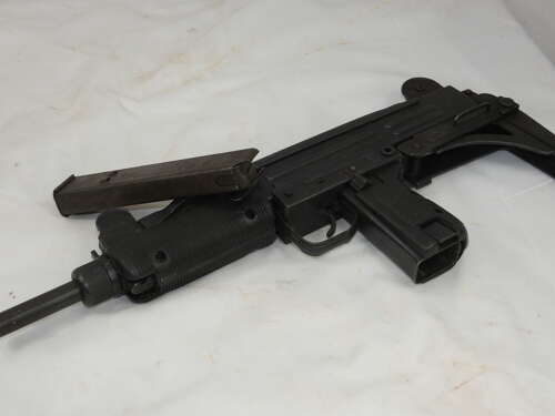 Uzi 9mm Submachine Gun ( Deactivated )
