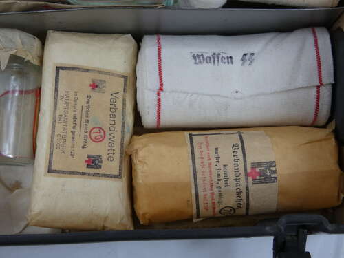 WW2 German Luftwaffe Medic Chest With Items
