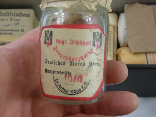 WW2 German Luftwaffe Medic Chest With Items