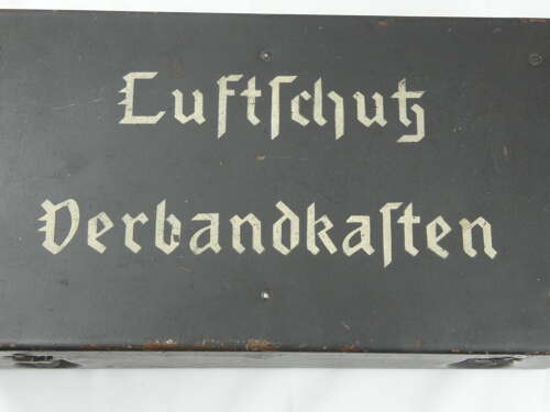 WW2 German Luftwaffe Medic Chest With Items