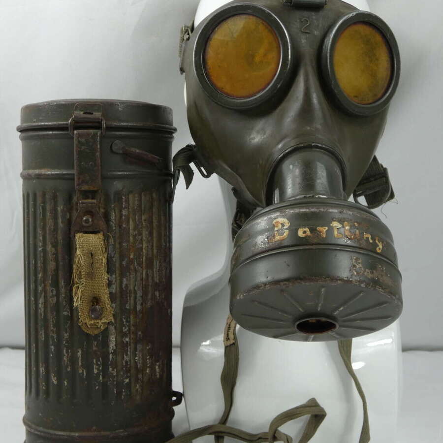 WW2 German Luftwaffe Gas Mask And Canister